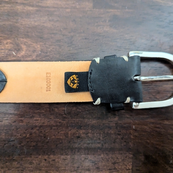 Ariat Hand Crafted Leather Chevron Belt with Silver Buckle - Picture 5 of 7